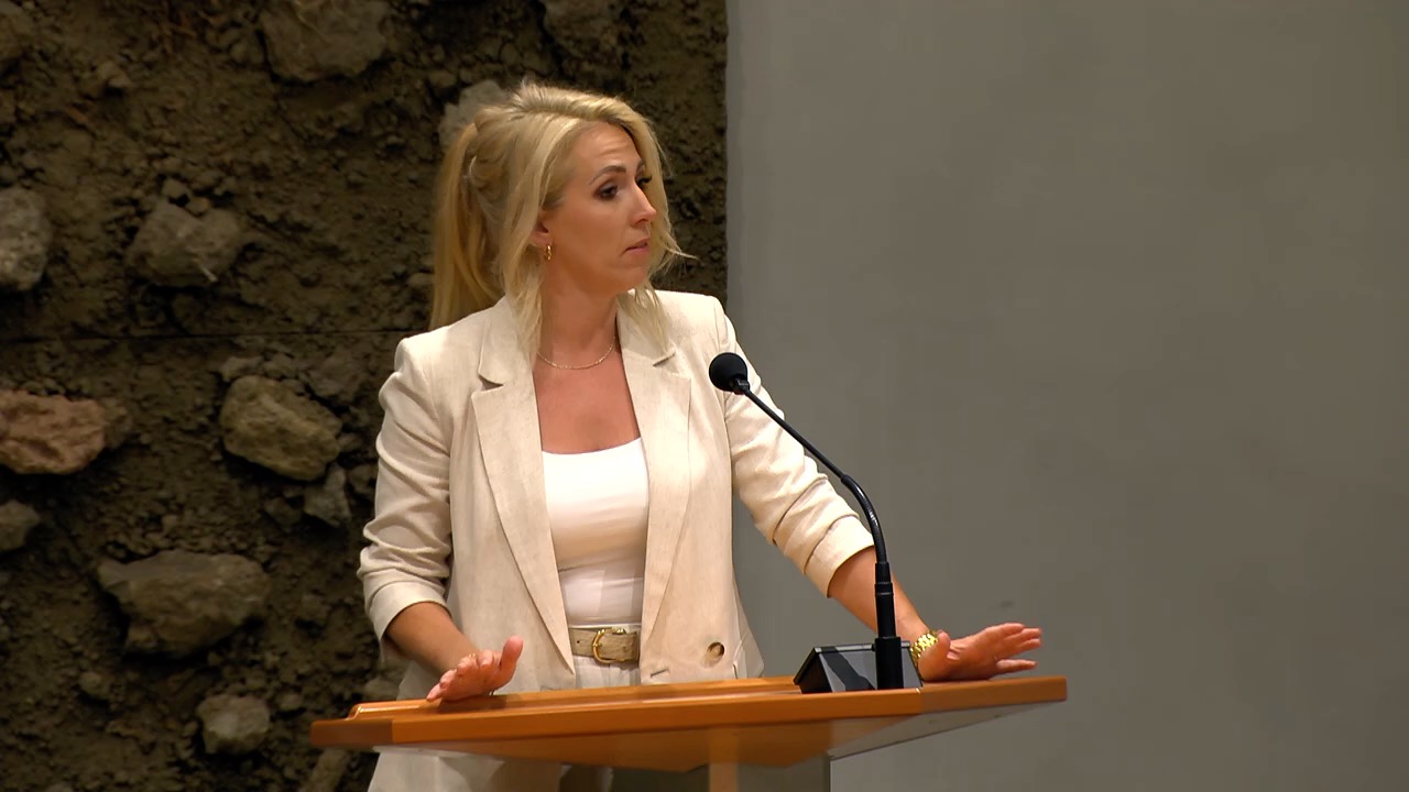 NieuwNieuws: Video - Lilian Marijnissen Legt Sigrid Kaag (en Mark Rutte ...